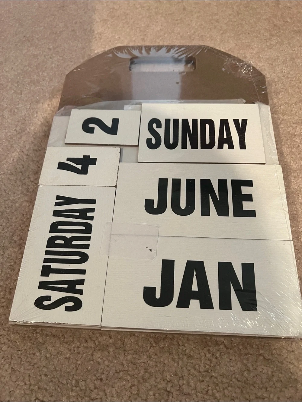 NWT Wooden day month year calendar